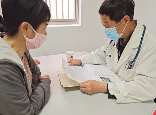 仪征市人民医院离退休支部开展义诊送健康活动